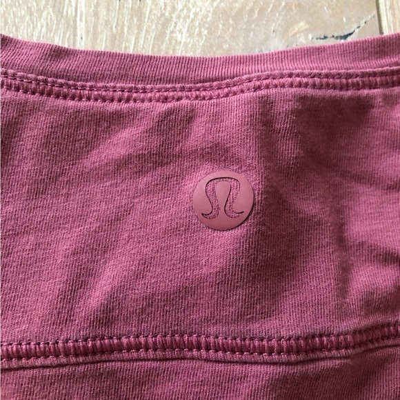 Lululemon To The Point Asymmetrical Long Sleeve Shirt in Misty Merlot Size 4 - Picture 8 of 10